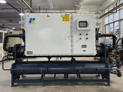 مبرد بالمياه مع ضاغط لولبي