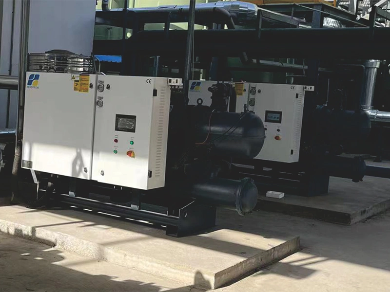 معدات وأنظمة التبريد الصناعية لـ مزارع تربية الأسماك